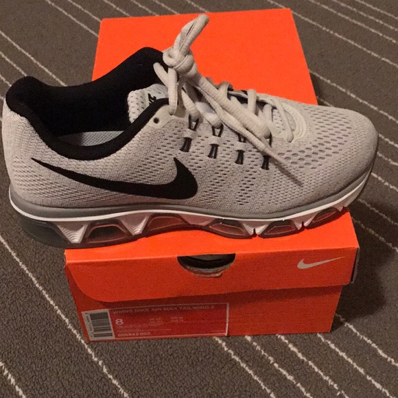 Nike Shoes - Women's Nike air max